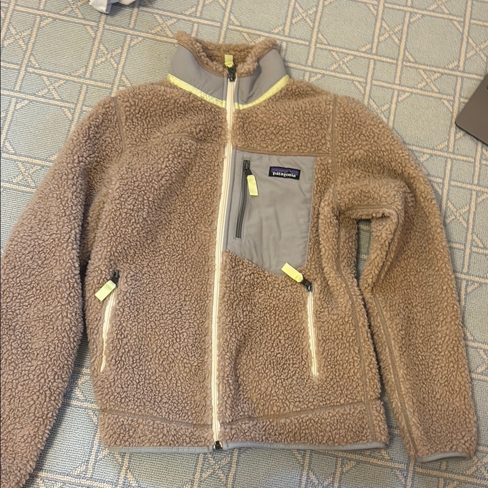 Patagonia Tan and Gray Puffer Jacket with Stand-up Collar